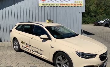 Opel Insignia mit Platz für viel Gepäck und 4 Fahrgäste
